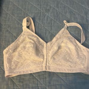 Instant shaping front close bra 40D